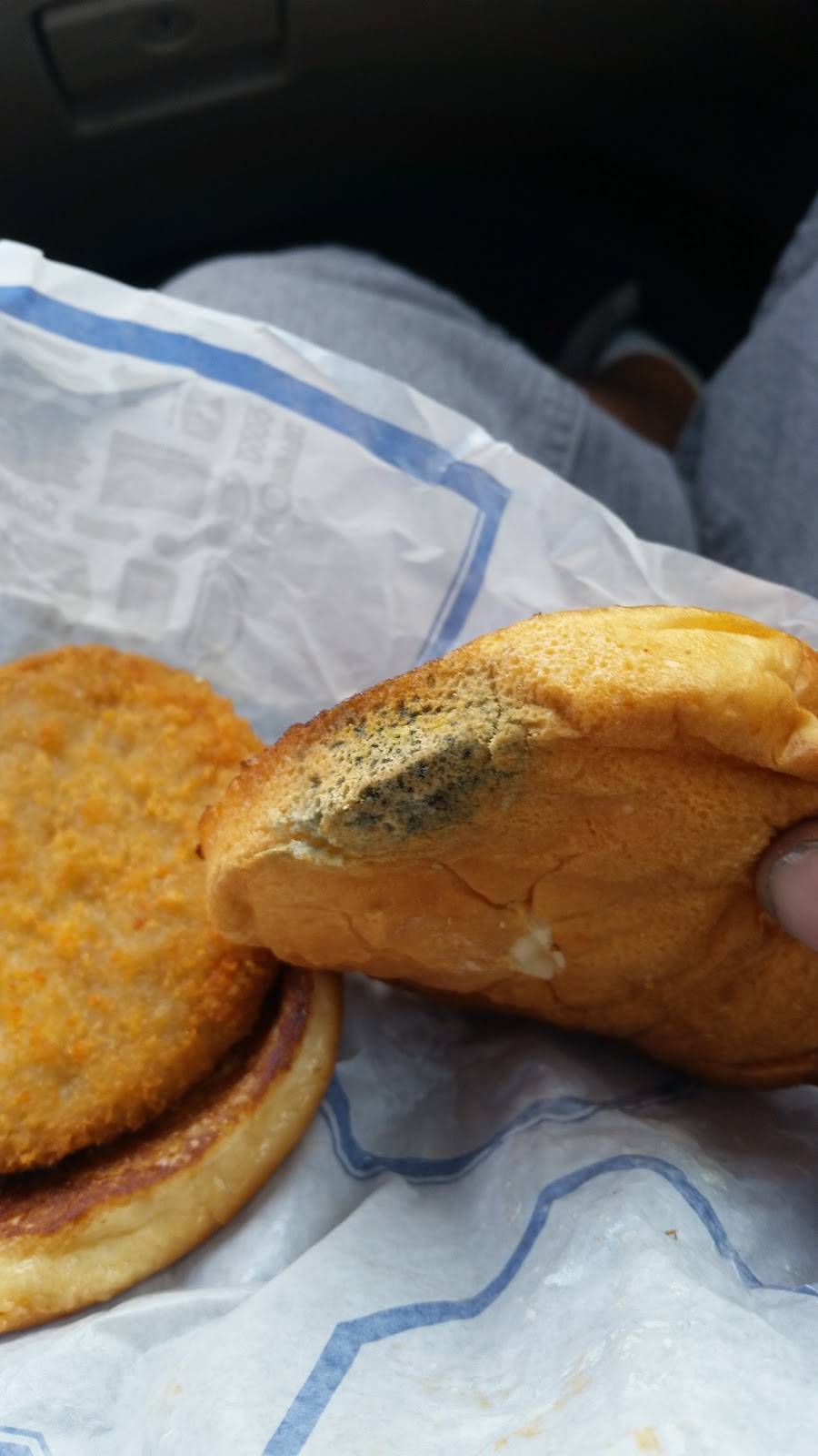 Jack in the Box | restaurant | 11615 N, I-35, San Antonio, TX 78233, USA | 2109679255 OR +1 210-967-9255