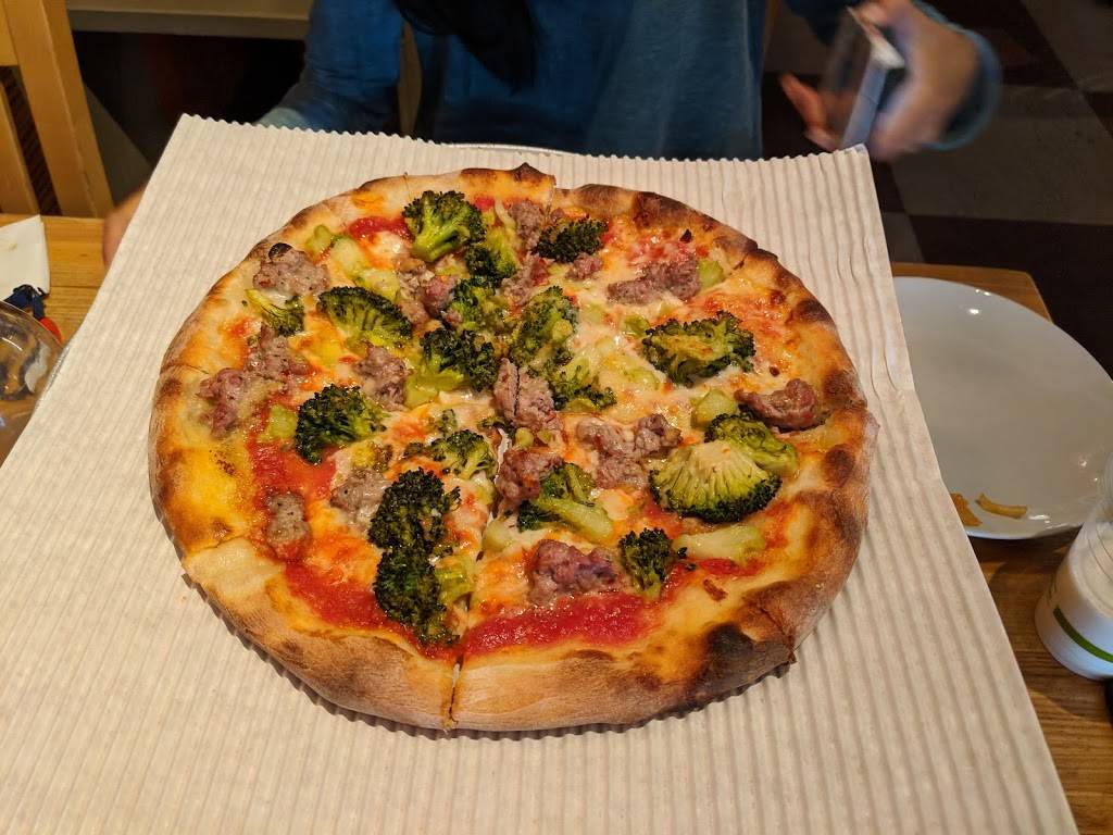 Howies Artisan Pizza | restaurant | 855 El Camino Real #60, Palo Alto, CA 94301, USA | 6503274992 OR +1 650-327-4992