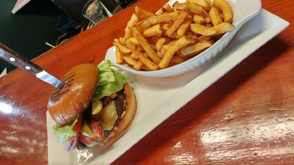 Rum Runners Speakeasy | restaurant | 167 King St, Sombra, ON N0P 2H0, Canada | 5198923651 OR +1 519-892-3651