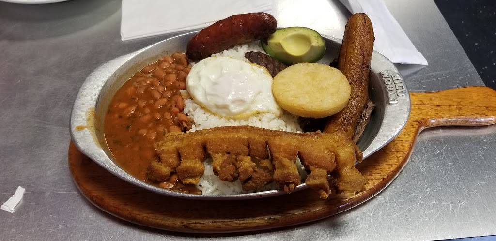 Antojitos Y Mas | restaurant | 1401 Fortune Retail Ct, Kissimmee, FL 34744, USA | 4073441150 OR +1 407-344-1150