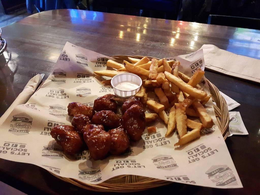 Gabbys | restaurant | 2076 Queen St E, Toronto, ON M4E 1E1, Canada | 4166995699 OR +1 416-699-5699