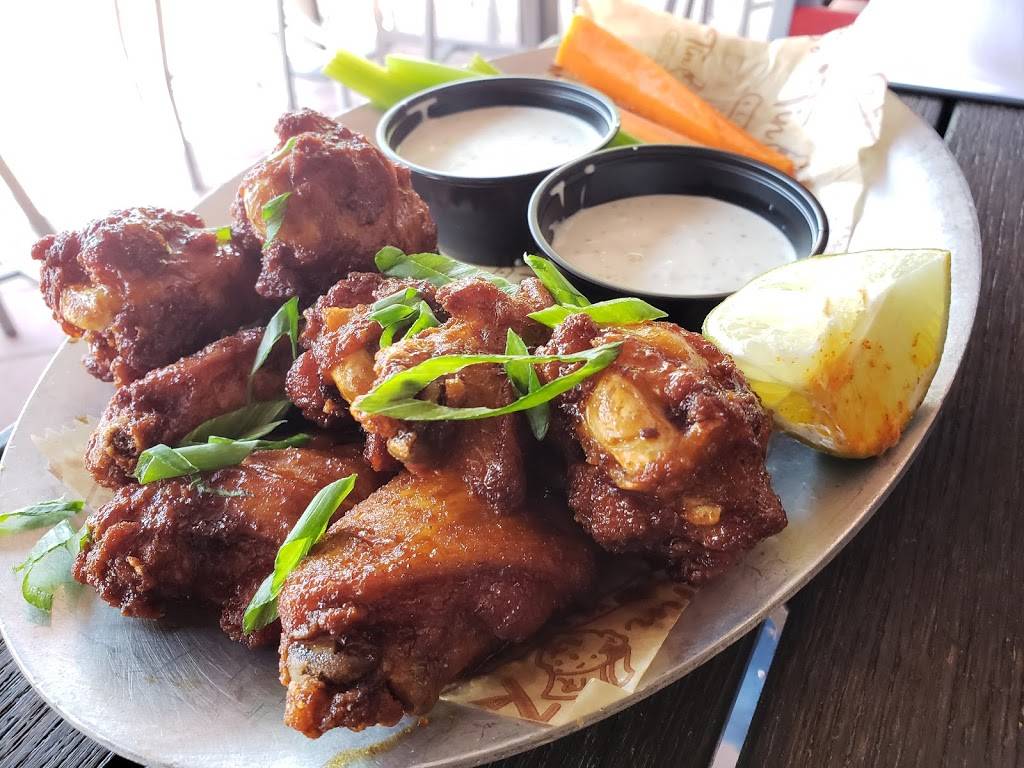 Tin Roof | restaurant | 8 E Atlantic Ave, Delray Beach, FL 33444, USA | 5612655310 OR +1 561-265-5310