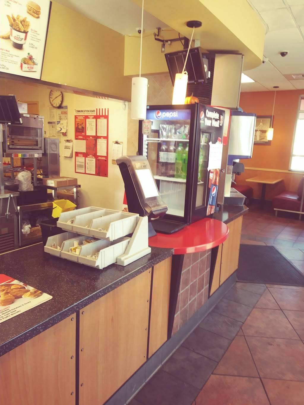 KFC | restaurant | 204 El Camino Real, Redwood City, CA 94062, USA | 6503655360 OR +1 650-365-5360