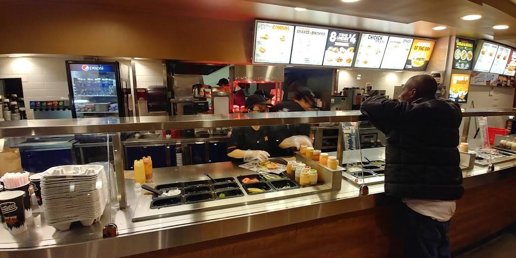 Harveys | restaurant | 3343 Bayview Ave, North York, ON M2K 1G4, Canada | 4167309599 OR +1 416-730-9599