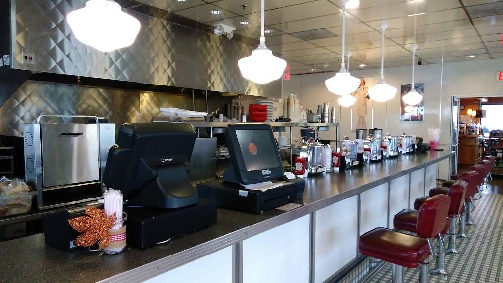 Johnny Rockets | restaurant | Mainside Center, 15103 Vandegrift Blvd, Camp Pendleton North, CA 92055, USA | 7608291258 OR +1 760-829-1258