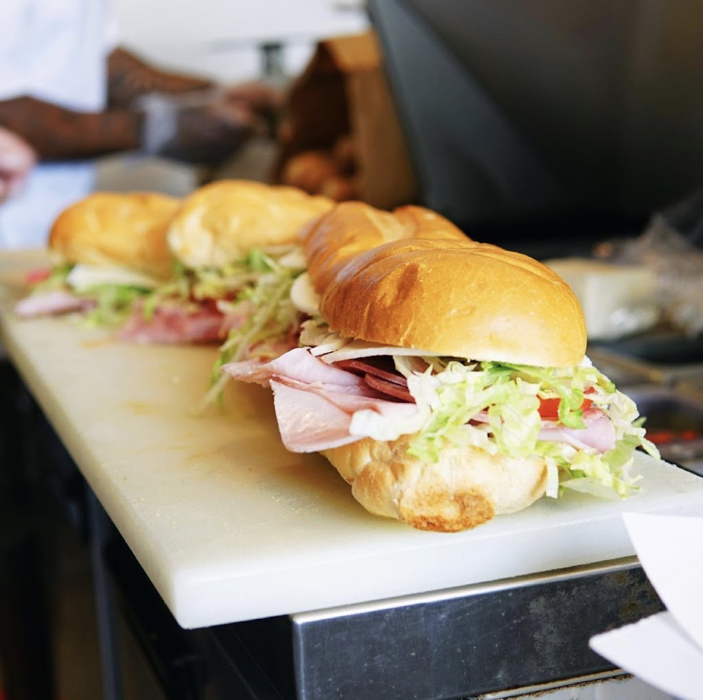 Hartford Giant Grinder - Westbrook | restaurant | 21 Essex Rd, Westbrook, CT 06498, USA | 8606615414 OR +1 860-661-5414