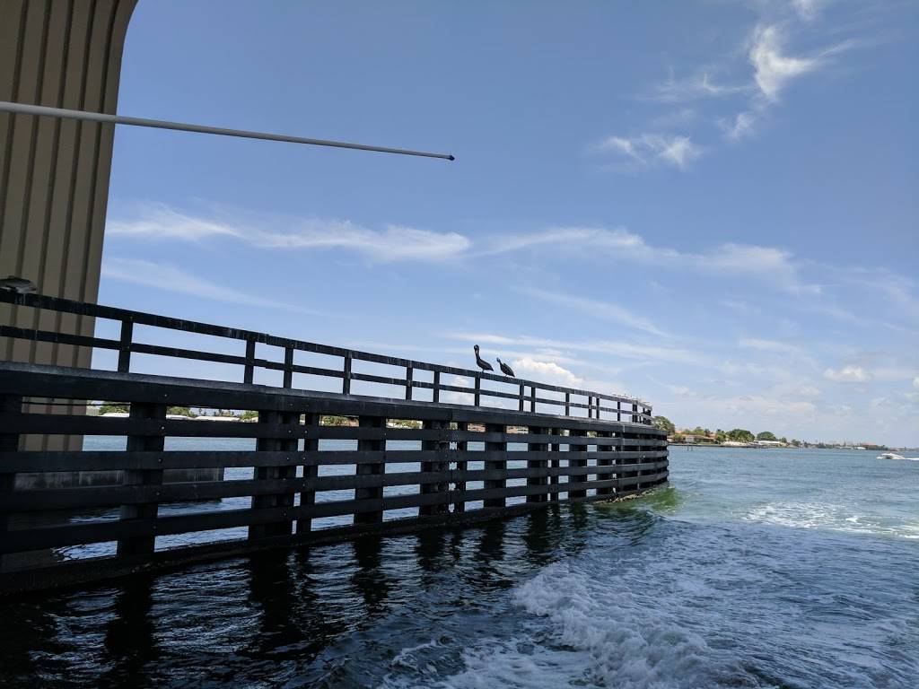 Isla Del Sol Yacht & Country Club | restaurant | 6000 Sun Blvd, St. Petersburg, FL 33715, USA | 7279064752 OR +1 727-906-4752