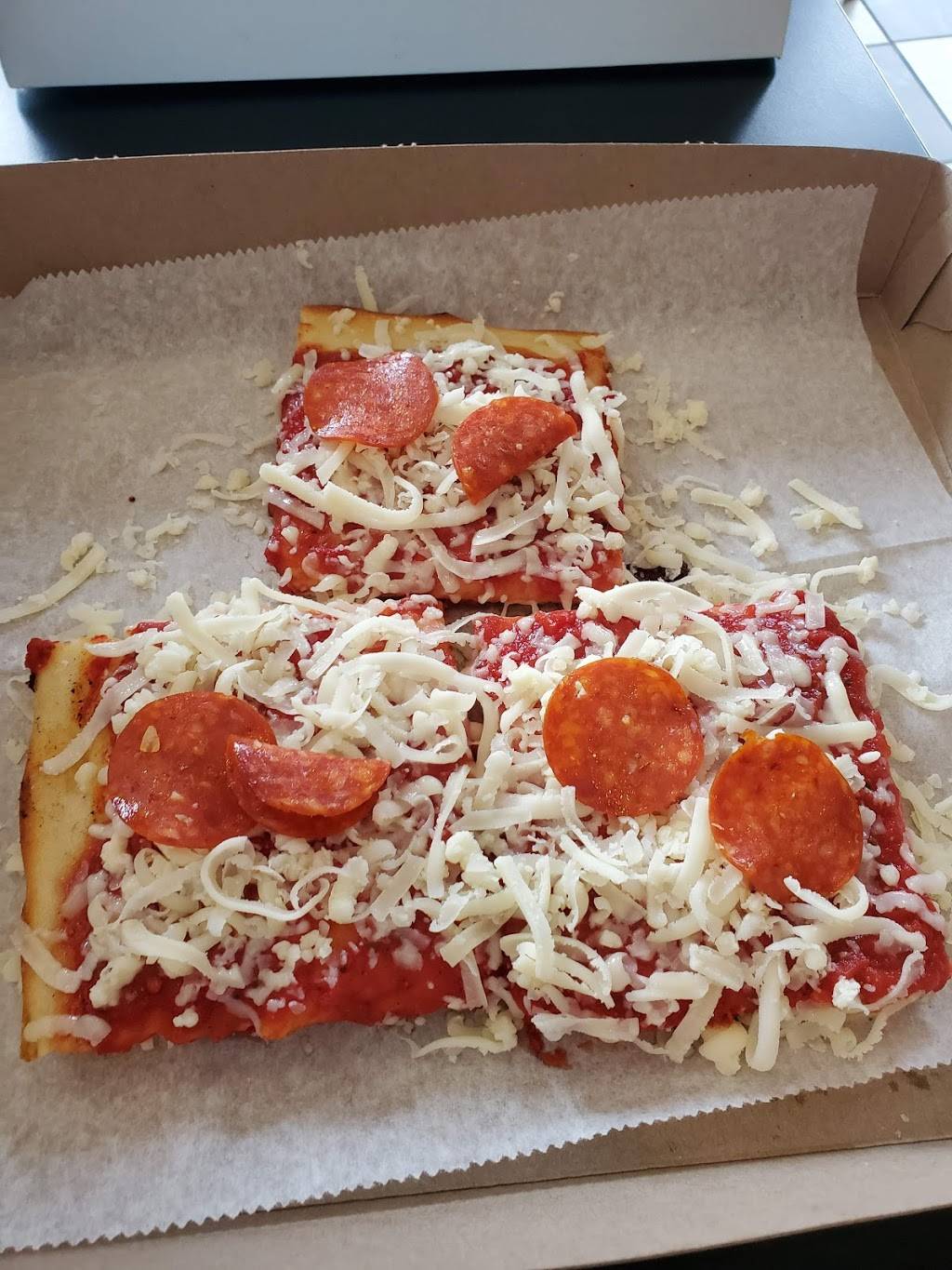 DiCarlos Pizza | Dallas Pike | meal delivery | 93 Coventry Road, Valley Grove, WV 26060, USA | 3045470591 OR +1 304-547-0591