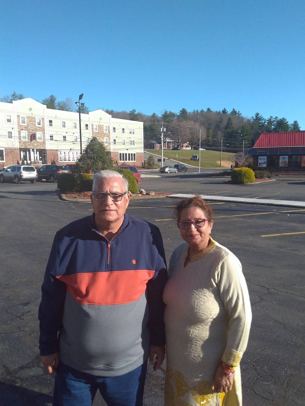 Hardees | restaurant | 610 Blowing Rock Rd, Boone, NC 28607, USA | 8282643414 OR +1 828-264-3414