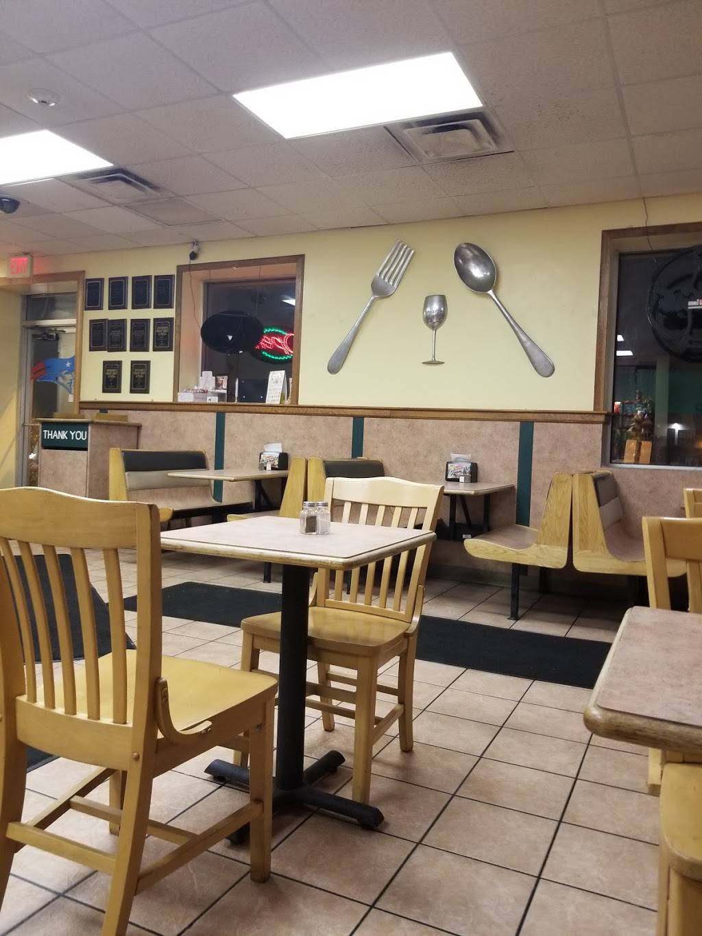 Giovannis Roast Beef & Pizza | restaurant | 141 Main St, Salem, NH 03079, USA | 6038368410 OR +1 603-836-8410