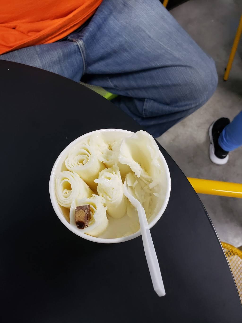 Sweet Tooth Rolled Ice Cream | restaurant | 1483 Gadsden Hwy, Birmingham, AL 35235, USA | 2055371130 OR +1 205-537-1130