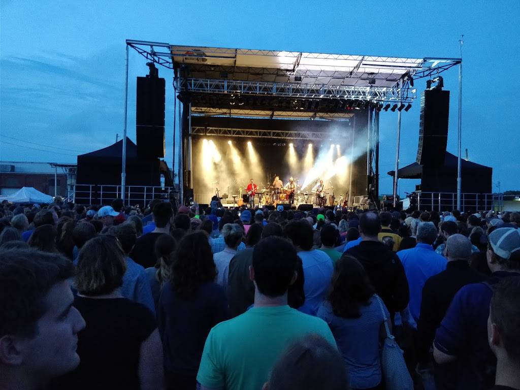 Thompsons Point | restaurant | 10 Thompsons Point, A, Portland, ME 04102, USA | 2077475288 OR +1 207-747-5288