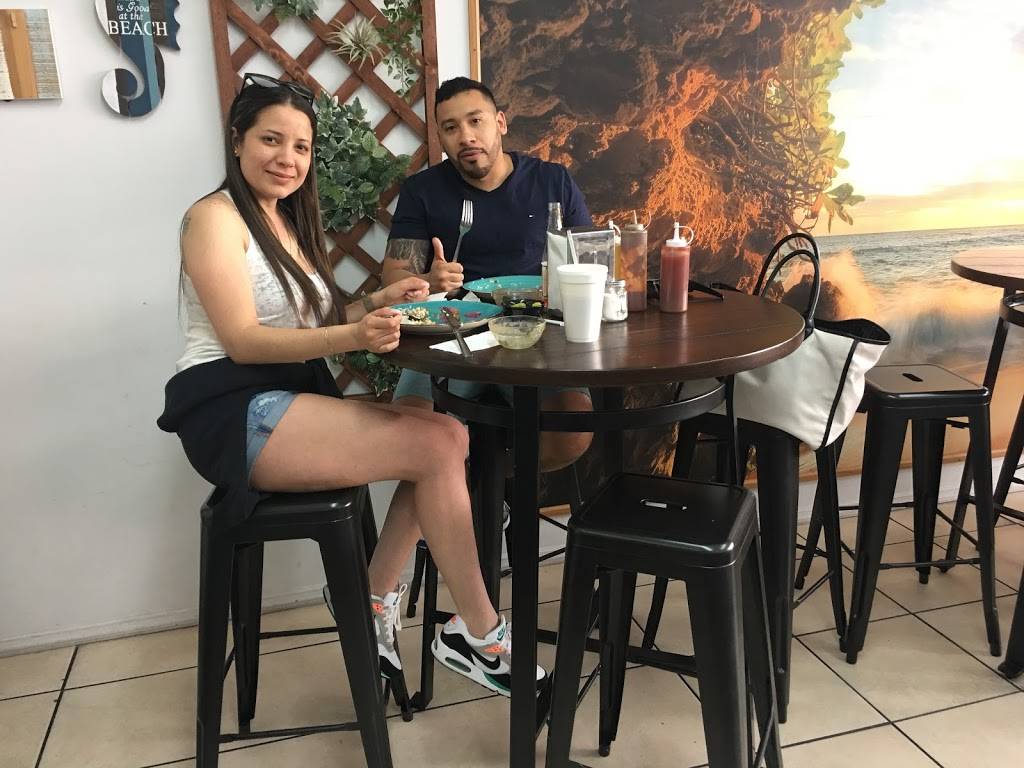 Casa Del Mar Cevicheria Ecuatoriana | restaurant | 626 E Vine St, Kissimmee, FL 34744, USA | 4074837838 OR +1 407-483-7838