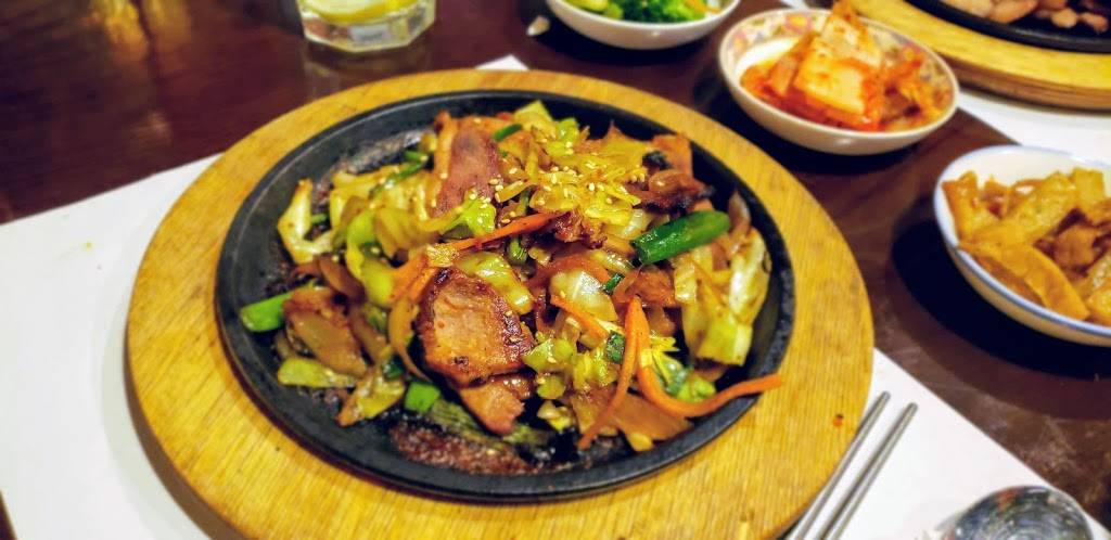 Chin Hills Restaurant | restaurant | 2756 Elmwood Ave, Buffalo, NY 14217, USA | 7168778880 OR +1 716-877-8880