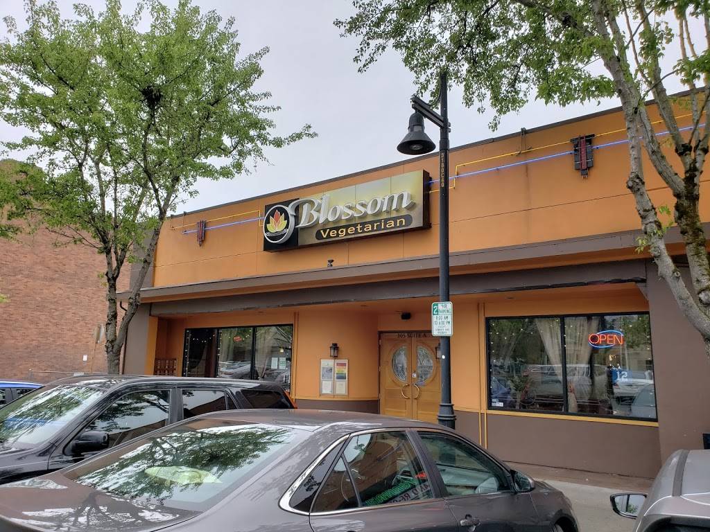 Blossom Vegetarian Restaurant | restaurant | 2502, 305 Burnett Ave S, Renton, WA 98057, USA | 4254301610 OR +1 425-430-1610