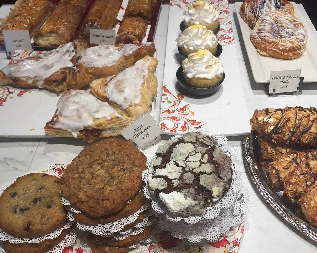 Rizzos Bakery & Bistro | bakery | 91 Georgia Rd, Franklin, NC 28734, USA | 8283697774 OR +1 828-369-7774