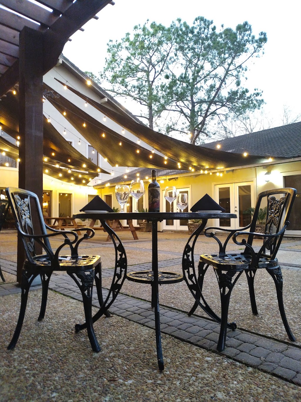 The Texas Star Bar & Grill | restaurant | 4201 S Major Dr, Beaumont, TX 77707, USA | 4098608014 OR +1 409-860-8014