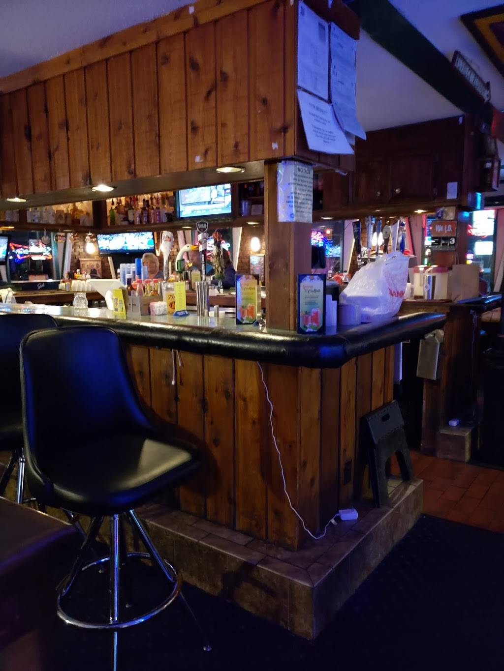 Clubhouse Food and Spirits | restaurant | 77 US-17, North Myrtle Beach, SC 29582, USA | 8432494573 OR +1 843-249-4573