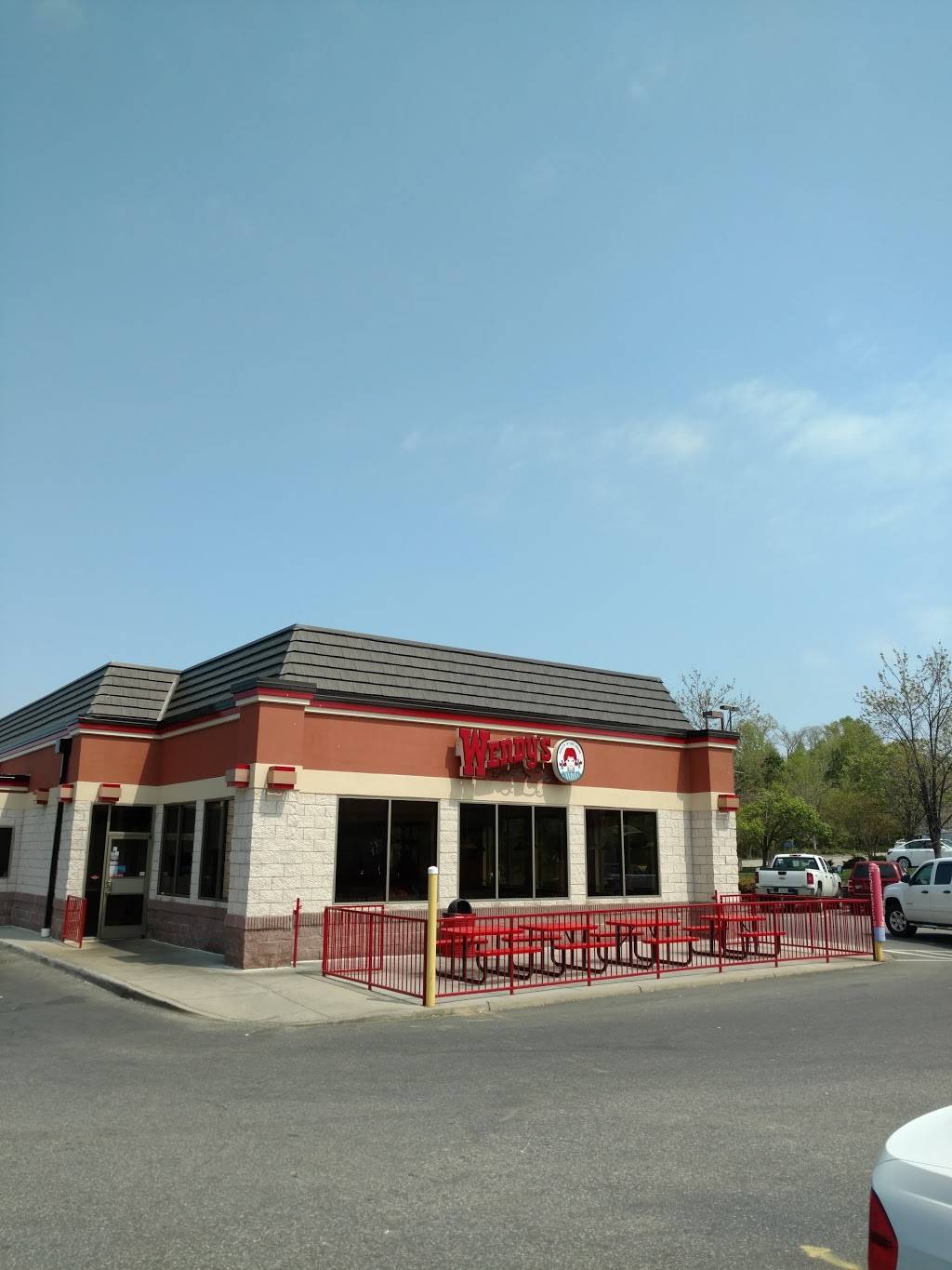 Wendys | restaurant | 6768 Lake Harbour Dr, Midlothian, VA 23112, USA | 8046013202 OR +1 804-601-3202