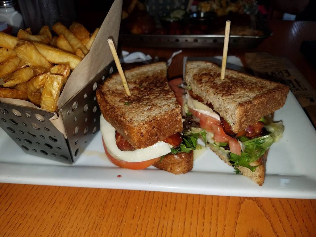 Chilis Grill & Bar | meal takeaway | 10020 Alabama St, Redlands, CA 92374, USA | 9093072913 OR +1 909-307-2913