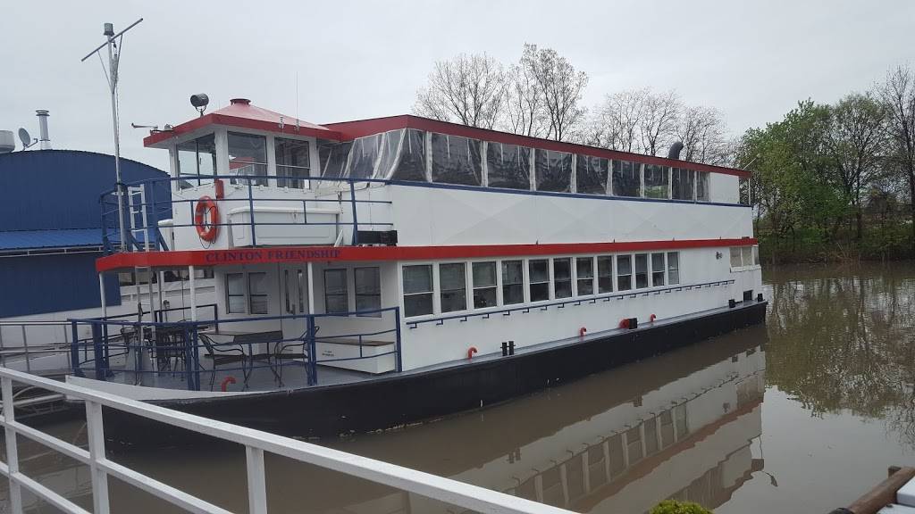Clinton River Cruise Co | restaurant | 152 N River Rd, Mt Clemens, MI 48043, USA | 5864680212 OR +1 586-468-0212