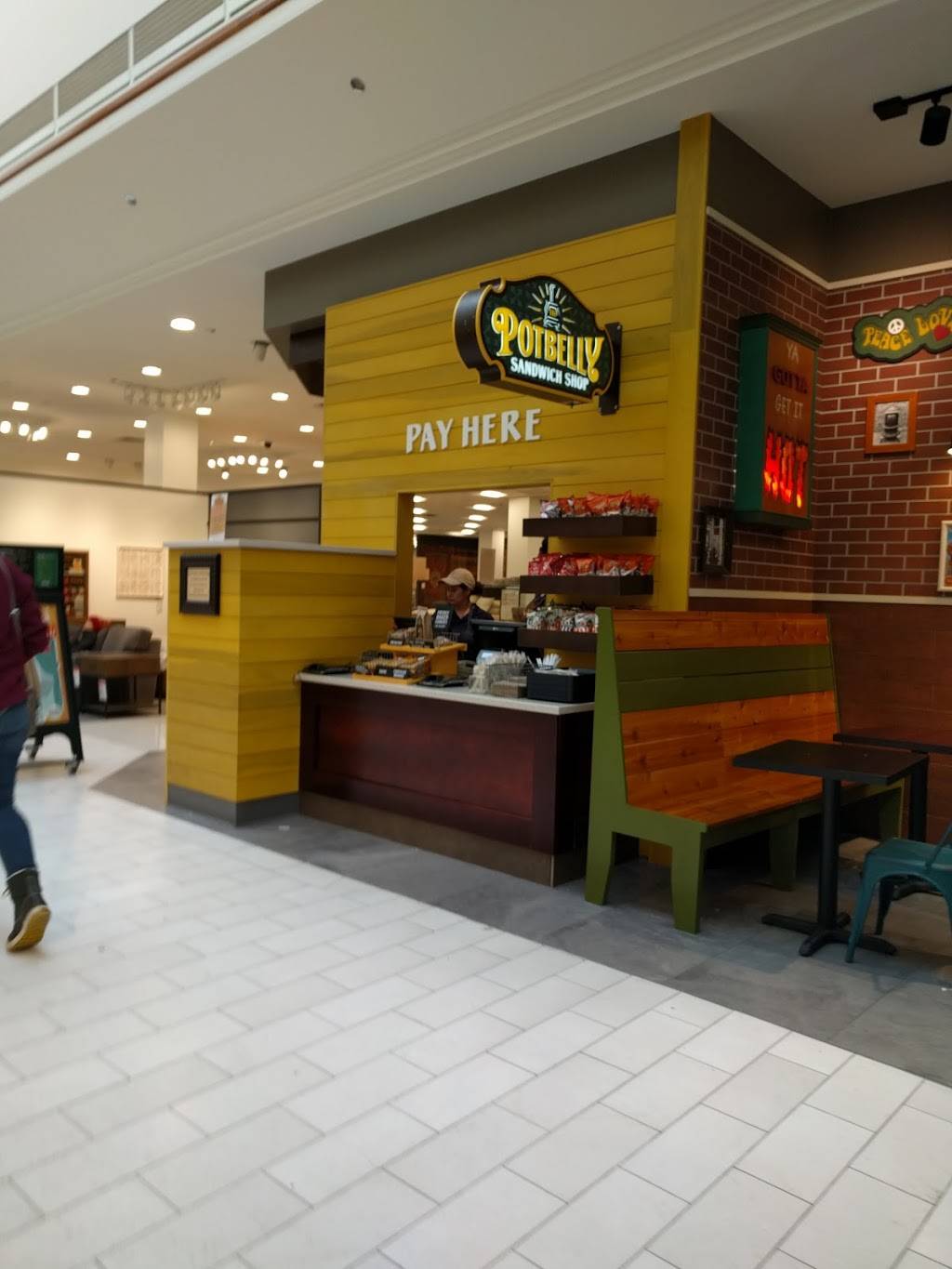 Potbelly Sandwich Shop | restaurant | Macys MOA 4000, Southwest Ct, Bloomington, MN 55425, USA | 9528834017 OR +1 952-883-4017