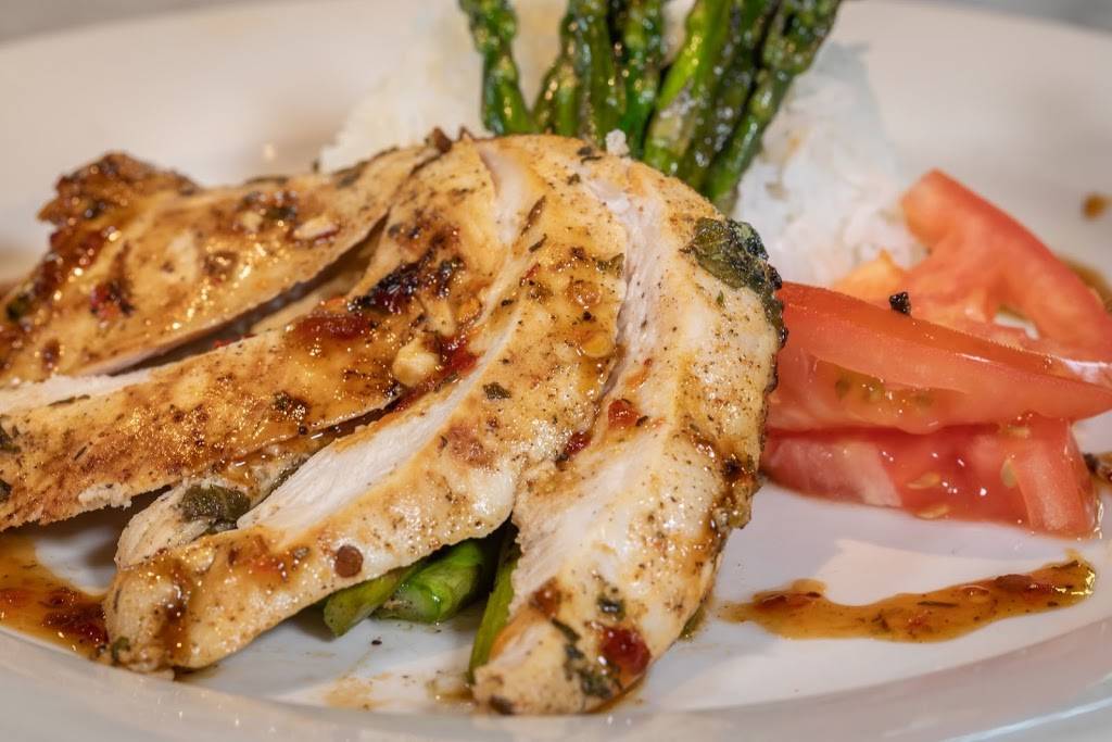 The Social on Friendly | restaurant | 1617 W Friendly Ave, Greensboro, NC 27403, USA | 3369380070 OR +1 336-938-0070