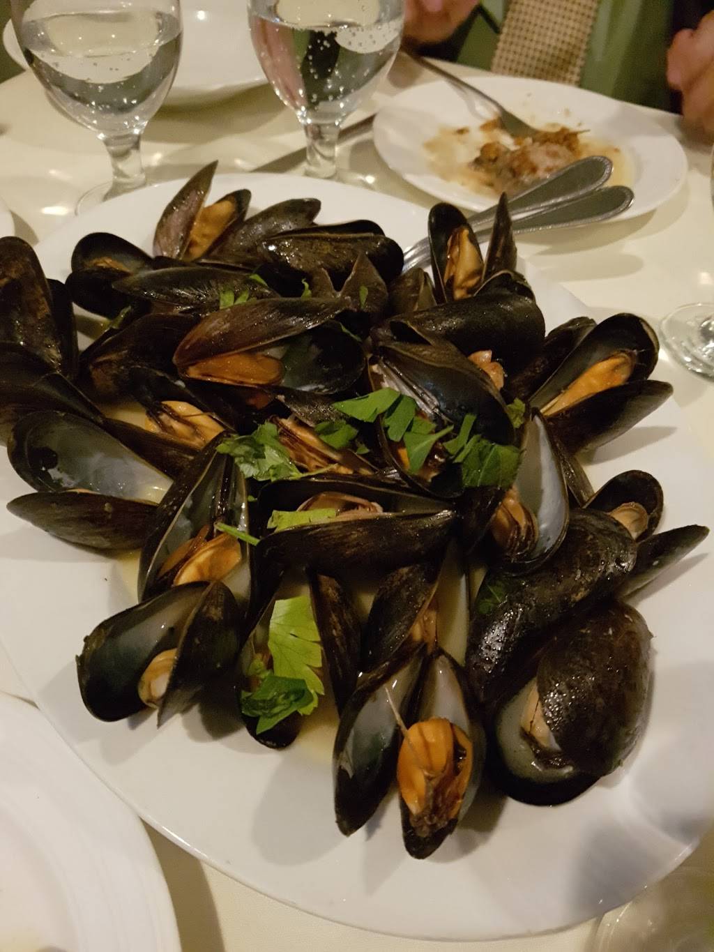 Cucina Di Vargas | restaurant | 10 Franklin Ave, Hewlett, NY 11557, USA | 5165967260 OR +1 516-596-7260