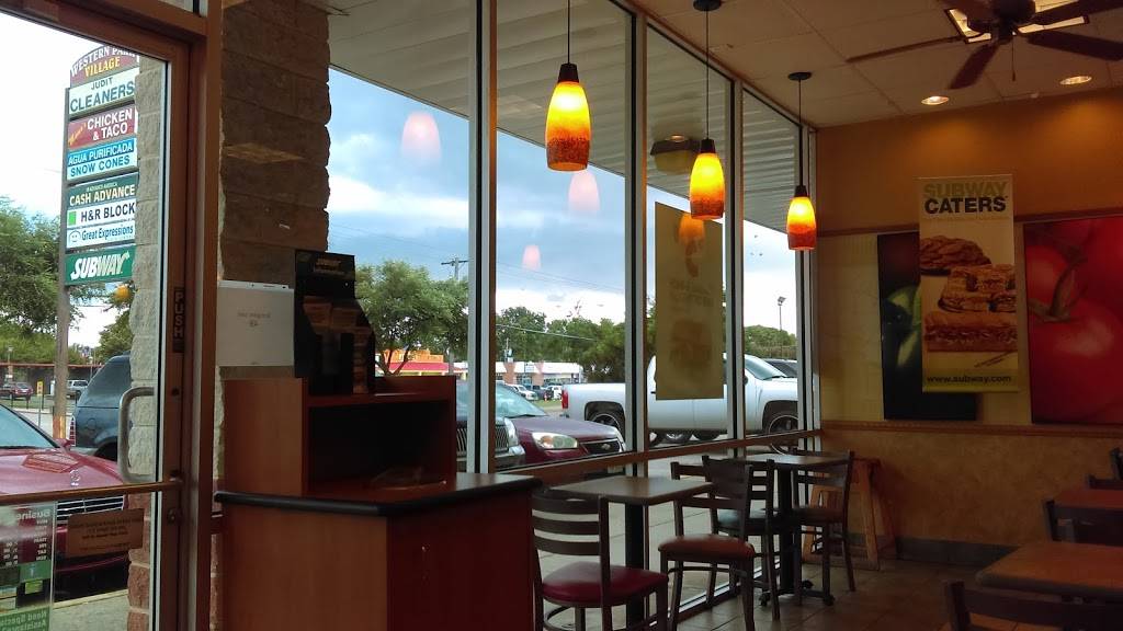Subway Restaurants | restaurant | 2425 S Cockrell Hill Rd, Dallas, TX 75211, USA | 2143373900 OR +1 214-337-3900