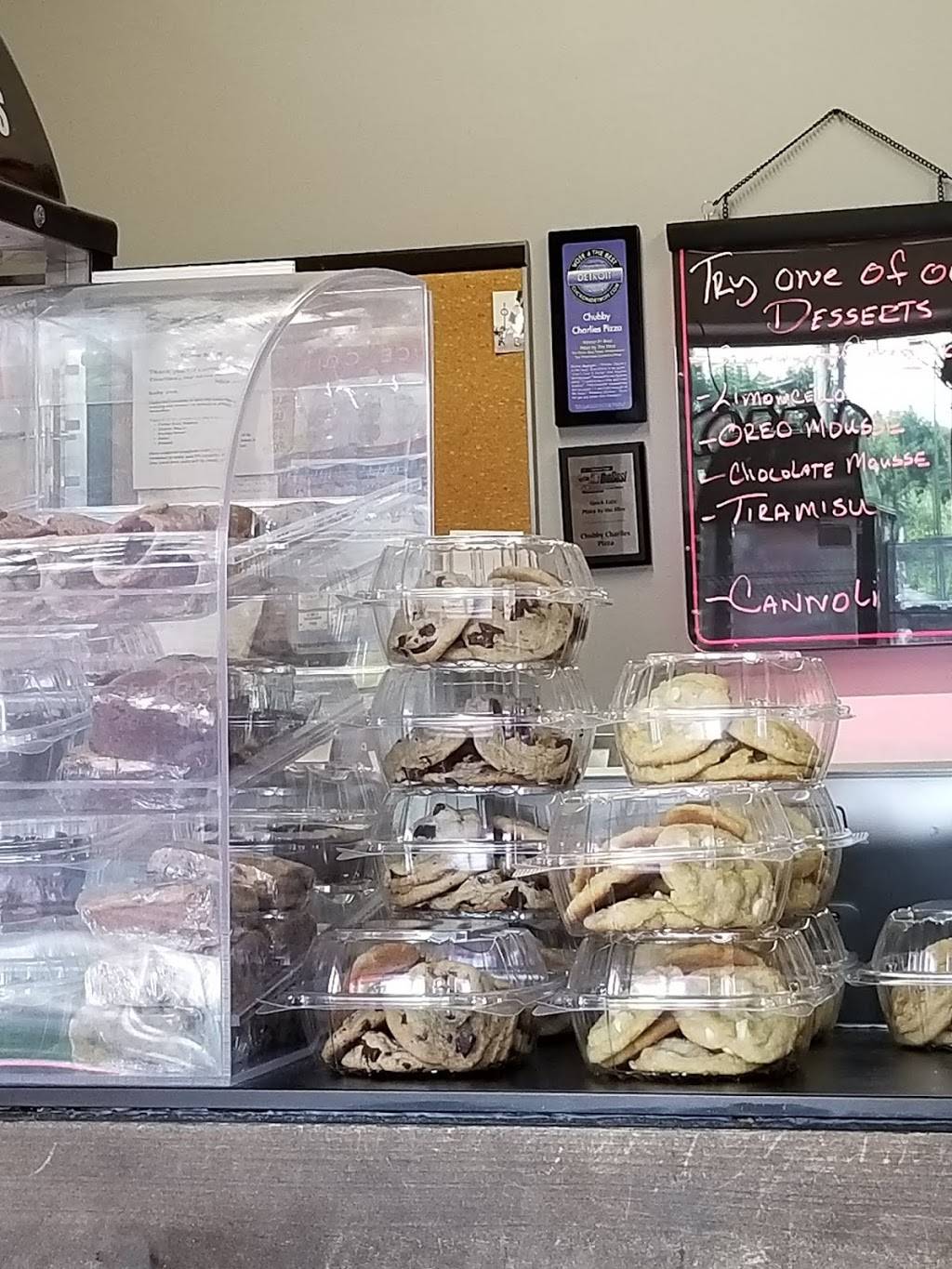 Chubby Charlies Pizza | restaurant | 6672 Cooley Lake Rd, Waterford Twp, MI 48327, USA | 2482424763 OR +1 248-242-4763