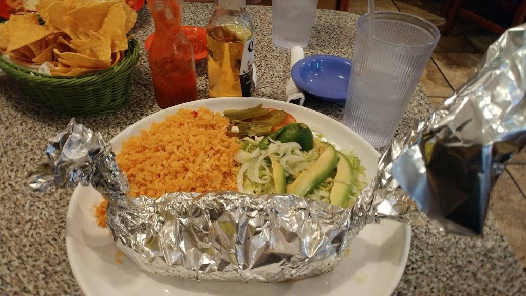 El Puerto | restaurant | 1008 S Burlington Ave, Hastings, NE 68901, USA | 4024620153 OR +1 402-462-0153