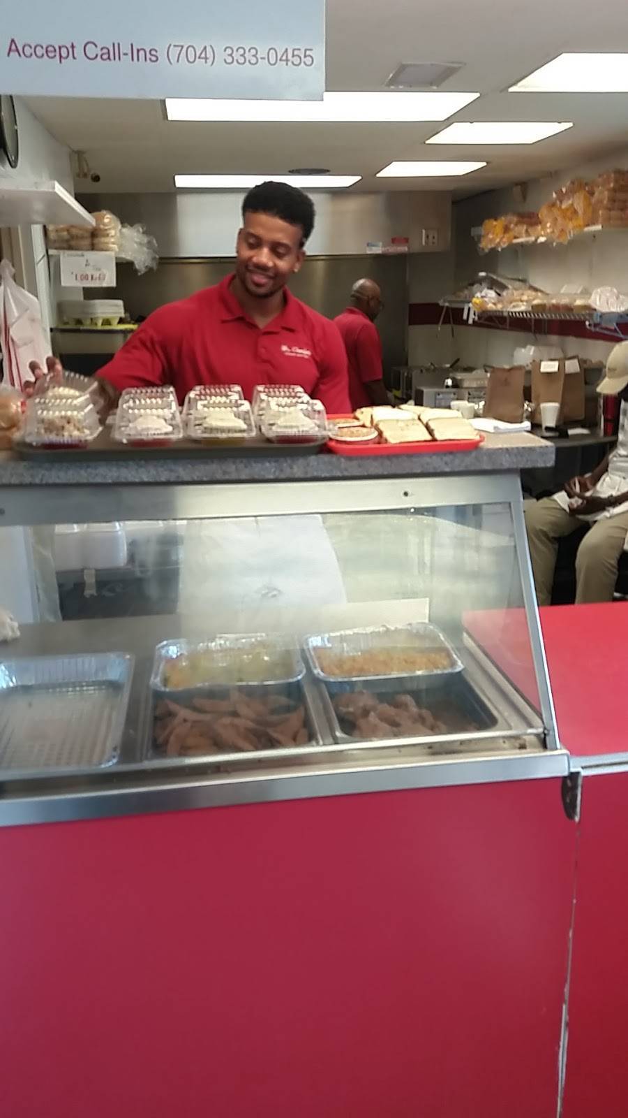 Mr Charles Chicken & Fish | restaurant | 3100 Statesville Ave, Charlotte, NC 28206, USA | 7043330455 OR +1 704-333-0455