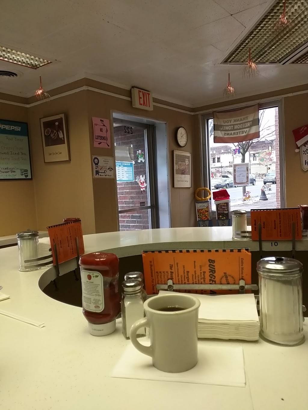 Burger Hut | restaurant | 222 S Main St, Butler, PA 16001, USA | 7242854222 OR +1 724-285-4222