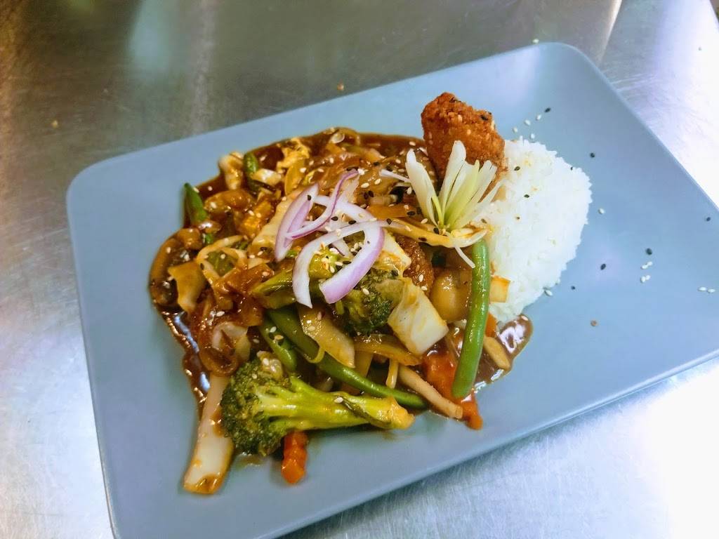 LEurasie Resto | restaurant | 6025 Chemin de Saint-Élie, Sherbrooke, QC J1R 0L6, Canada | 8197915626 OR +1 819-791-5626