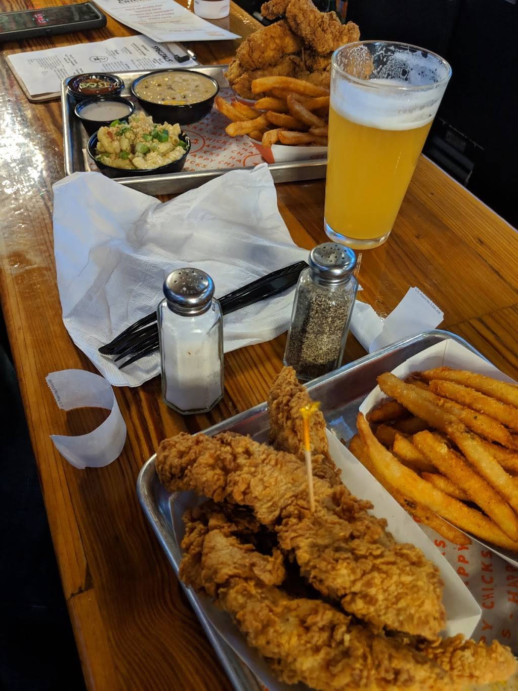 Happy Chicks | restaurant | 214 E 6th St, Austin, TX 78701, USA | 5124690002 OR +1 512-469-0002