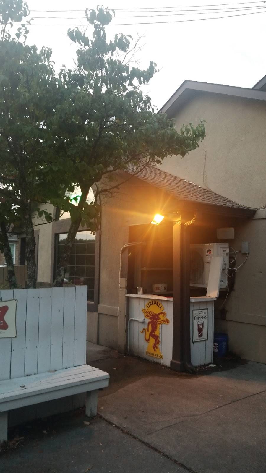 The Stillhouse Tavern | restaurant | 4921 Homberg Dr Suite E, Knoxville, TN 37919, USA | 8658519503 OR +1 865-851-9503