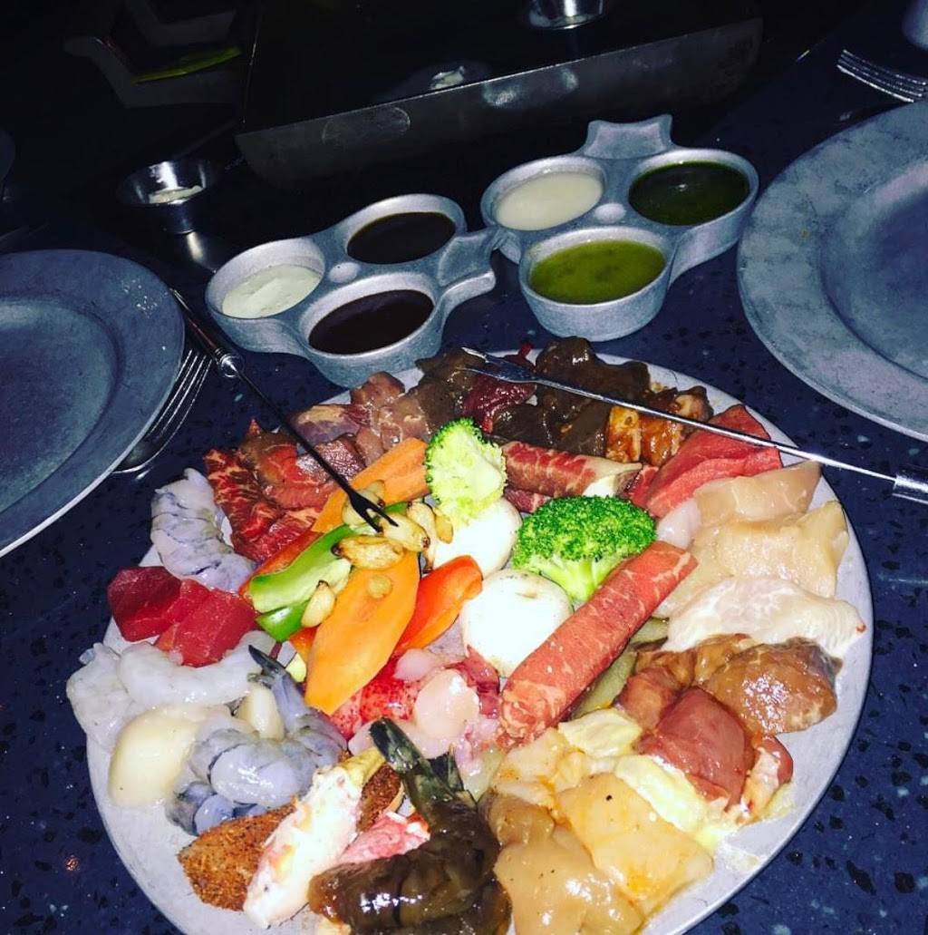 La Fondue | restaurant | 14550 Big Basin Way, Saratoga, CA 95070, USA | 4088673332 OR +1 408-867-3332