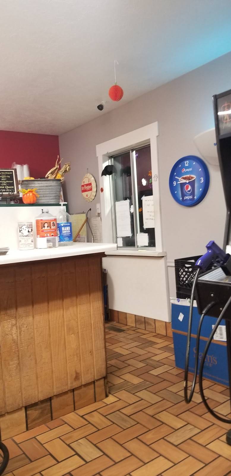 Santa Queen Drive Inn | restaurant | 40 E Main St, Santaquin, UT 84655, USA | 8017543051 OR +1 801-754-3051