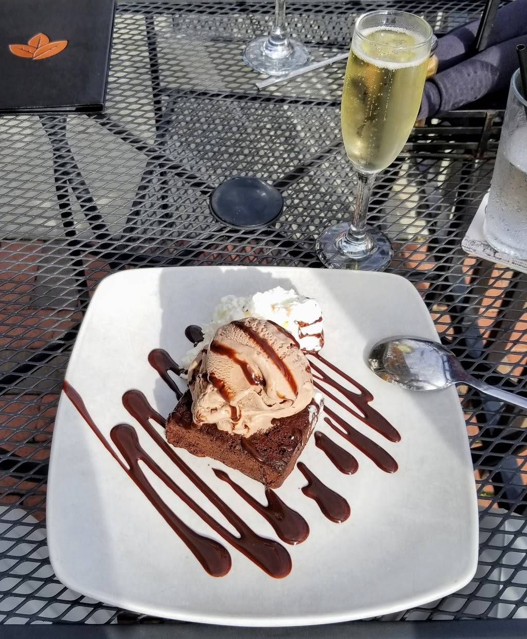 Tobacco Road Sports Cafe | restaurant | 280 S Mangum St #100, Durham, NC 27701, USA | 9199379909 OR +1 919-937-9909