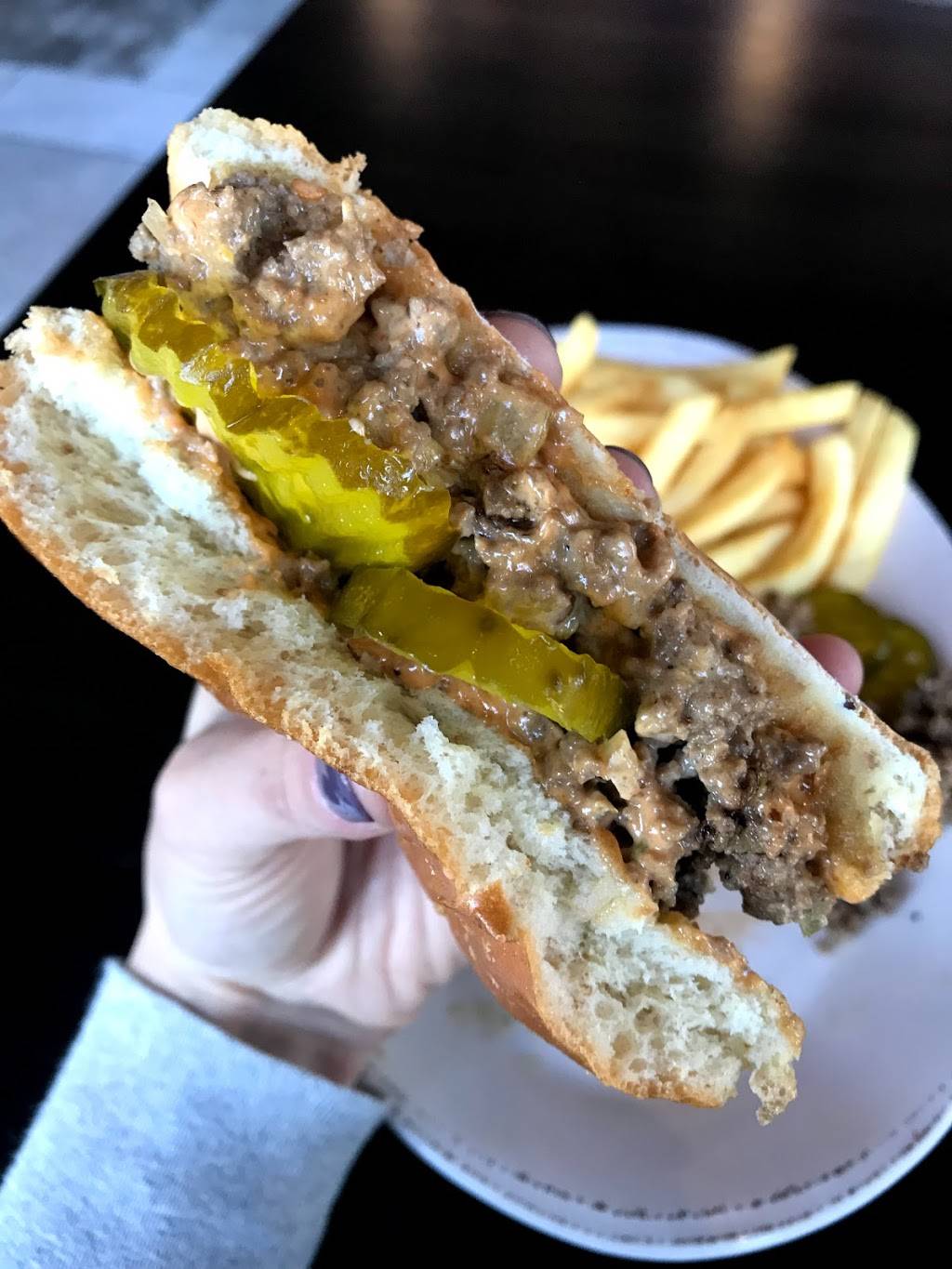 Highland House | restaurant | 2630 E Highland Rd, Highland Charter Twp, MI 48356, USA | 2488874161 OR +1 248-887-4161