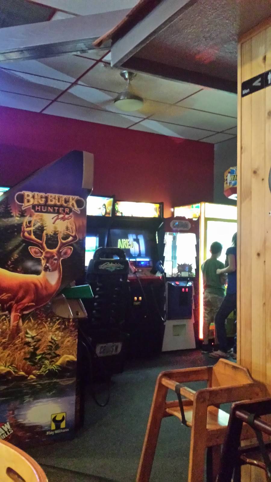 Fratellis Pizzeria | restaurant | 15065 Vista Rd, Helendale, CA 92342, USA | 7608436902 OR +1 760-843-6902