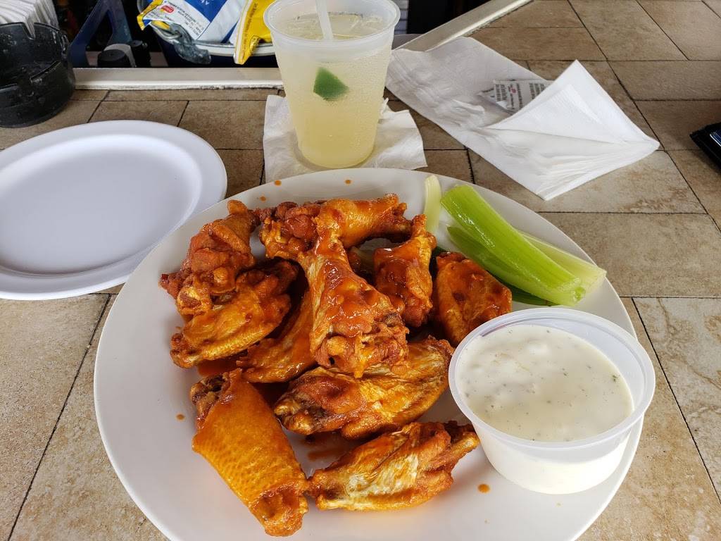 Friendly Tavern | restaurant | 18121 Gulf Blvd, Redington Shores, FL 33708, USA | 7273934470 OR +1 727-393-4470