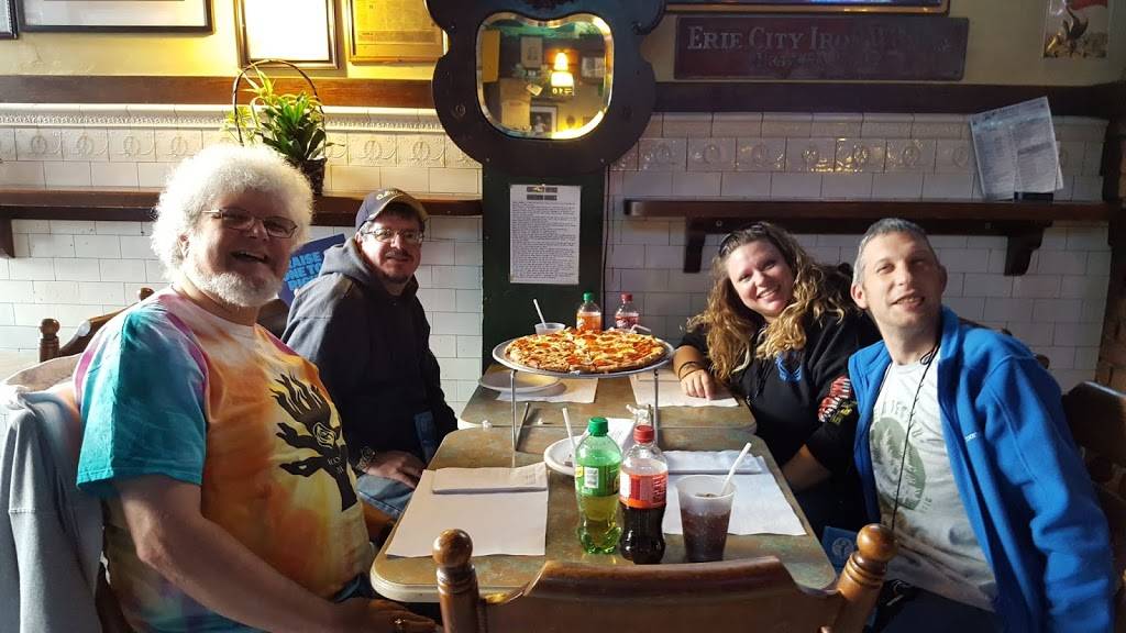Clancys Pub and Pizza | restaurant | 901 East Ave, Erie, PA 16503, USA | 8144566151 OR +1 814-456-6151