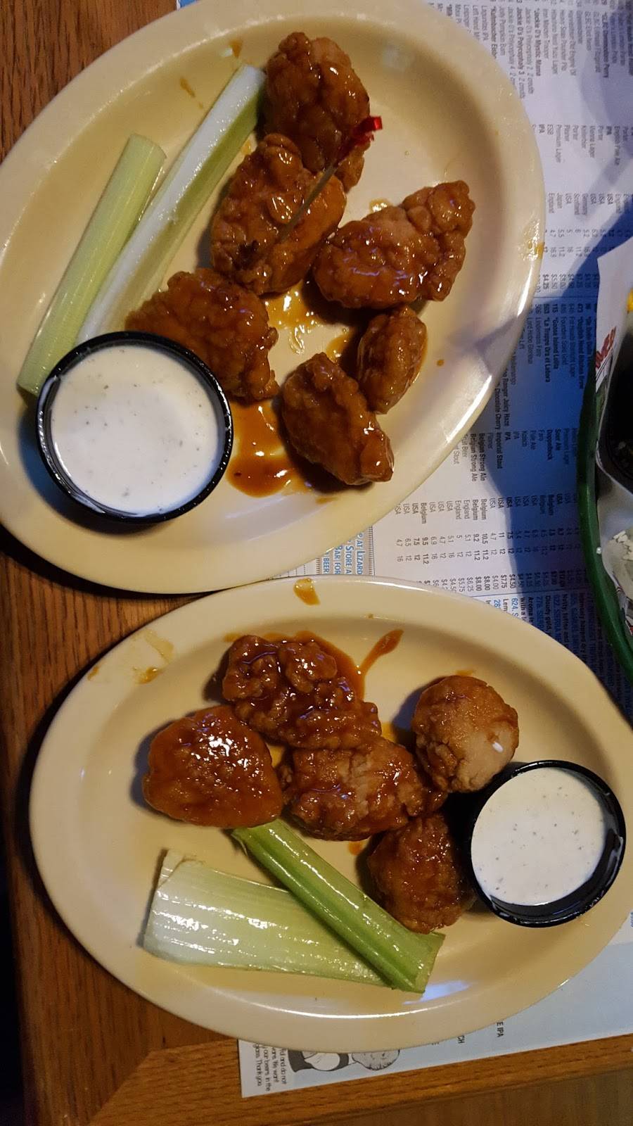 Winking Lizard Tavern | restaurant | 5710 Fulton Dr NW, Canton, OH 44718, USA | 3304971133 OR +1 330-497-1133