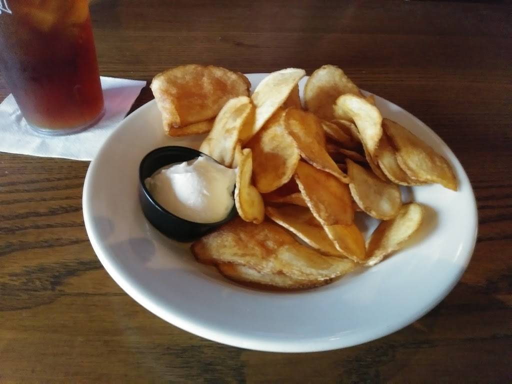 Hickory Tavern | restaurant | 30 Town Square Blvd, Asheville, NC 28803, USA | 8286840975 OR +1 828-684-0975