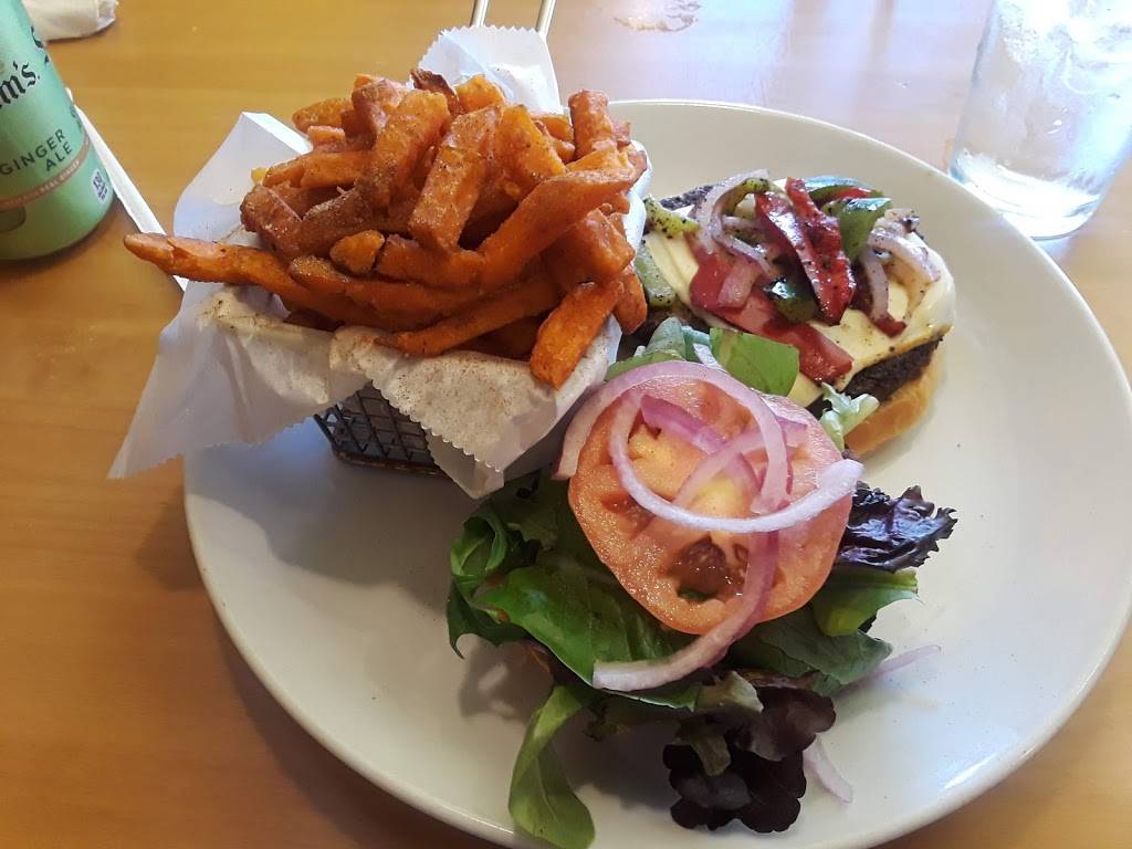 Sugar Daddys | restaurant | 201 Halsey St, Newark, NJ 07102, USA | 9736451001 OR +1 973-645-1001