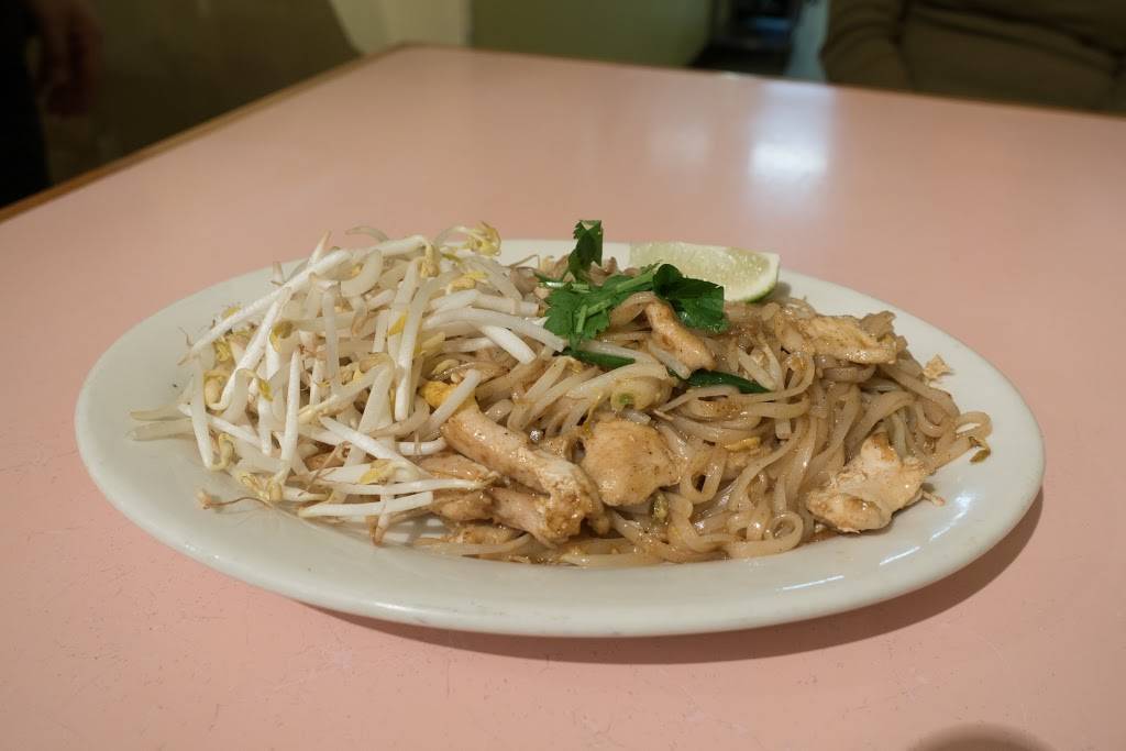 Js Noodles Star Thai | restaurant | 945 S Federal Blvd # E, Denver, CO 80219, USA | 3039225495 OR +1 303-922-5495