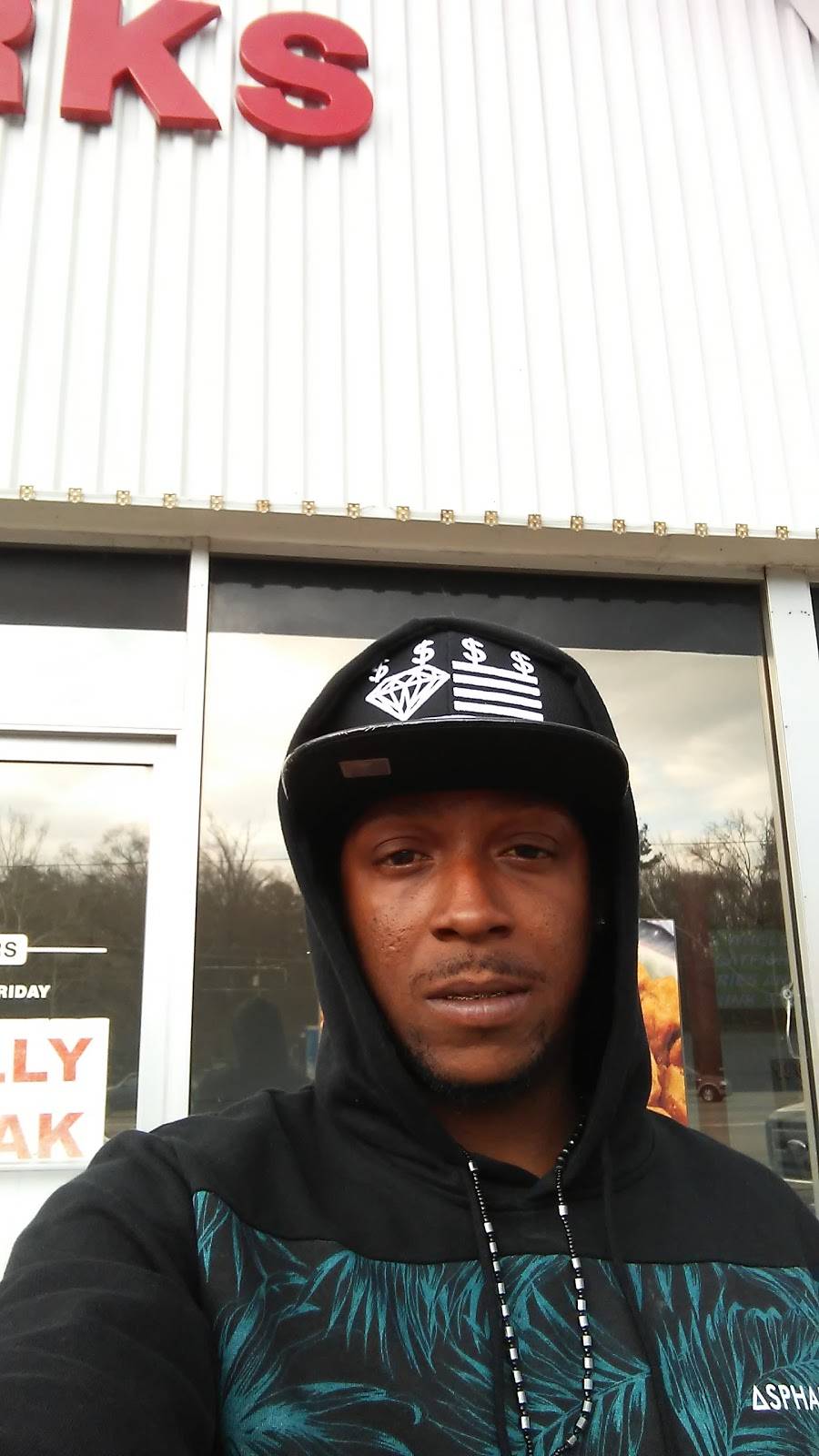 Sharks Fish & Chicken | restaurant | 208 Skyland Blvd E, Tuscaloosa, AL 35405, USA | 2056505133 OR +1 205-650-5133