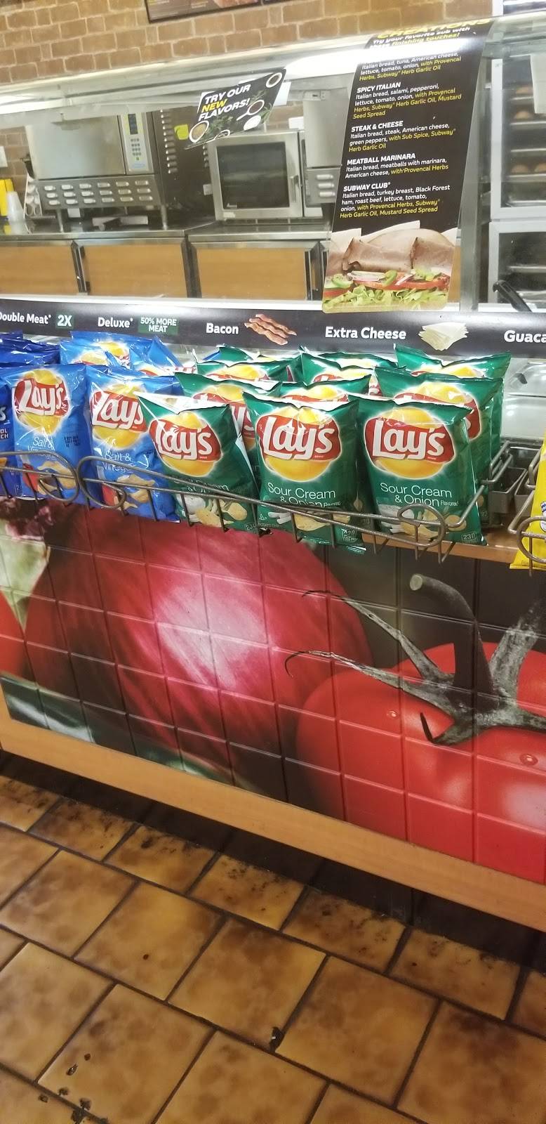 Subway | restaurant | 2787 N Tamiami Trail, North Fort Myers, FL 33903, USA | 2396520650 OR +1 239-652-0650