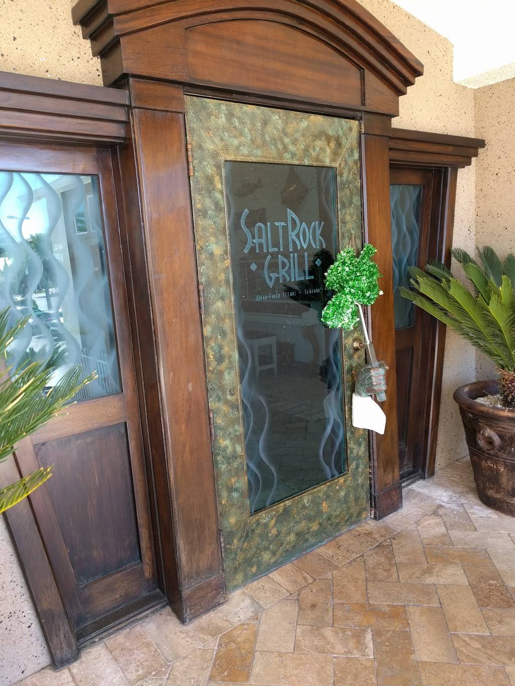 Salt Rock Grill | restaurant | 19325 Gulf Blvd, Indian Shores, FL 33785, USA | 7275937625 OR +1 727-593-7625